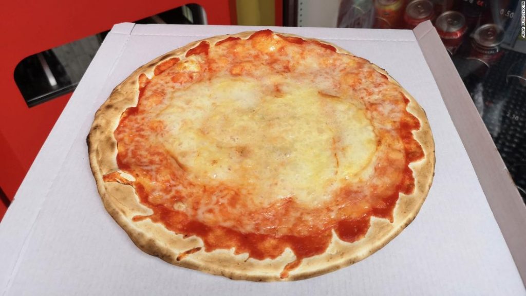 Rome’s pizza vending machine: What it really tastes like