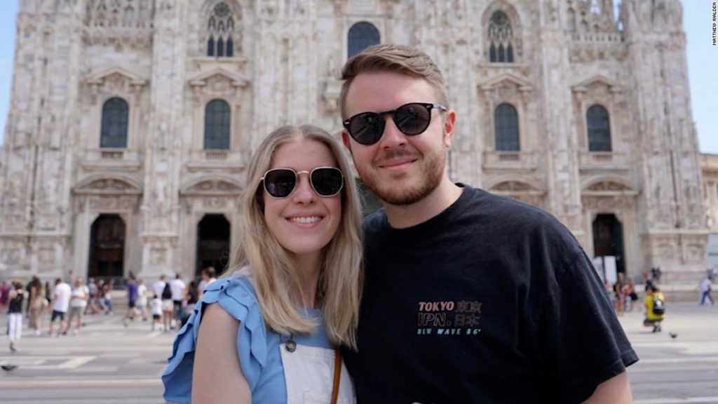 Wife returns from Italy alone during husband's quarantine