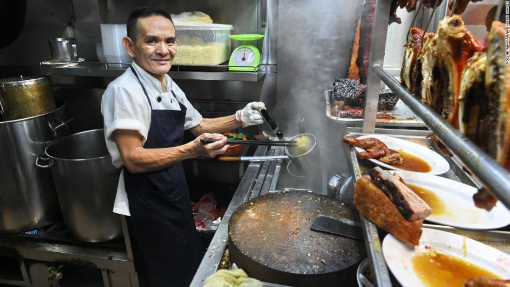 Hawker Chan: Famed Singaporean hawker stall loses its Michelin star