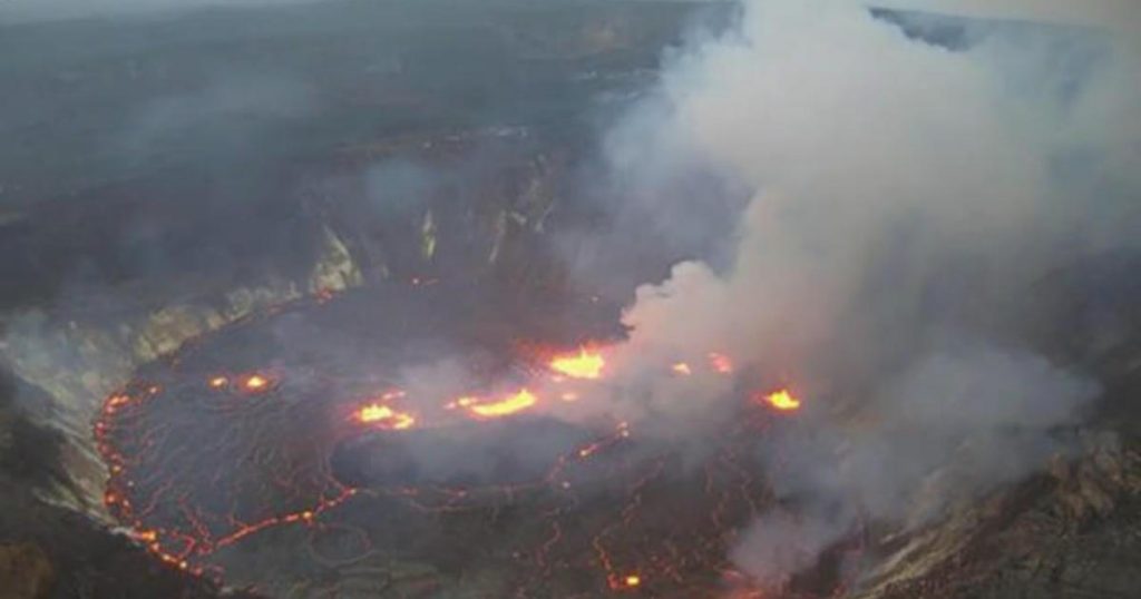 Hawaii’s Kilauea volcano erupts – CBS News