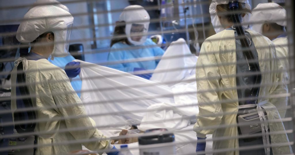 U.S. COVID death toll hits 700,000